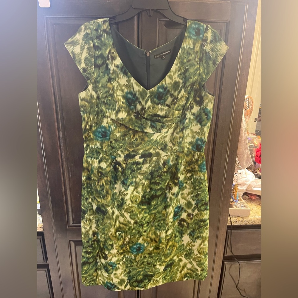 Beautiful green hues perfect for spring, summer.
